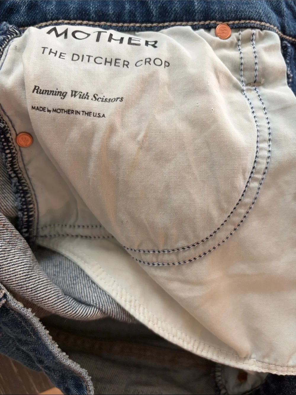 MOTHER Superior The Ditcher Cropped Straight Jeans in Running With Scissors